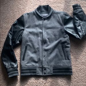Men’s bomber jacket, faux leather sleeves.